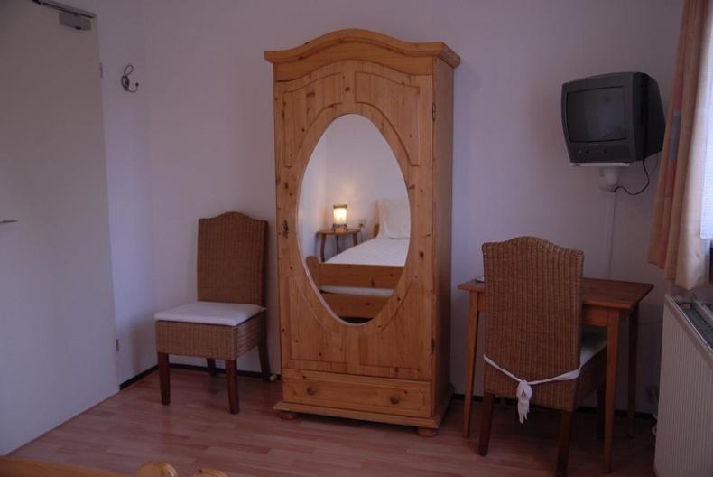 Hotel 'T Vlinderhoefke Sint Geertruid Room photo